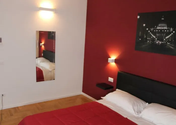 Piramide Πανσιόν